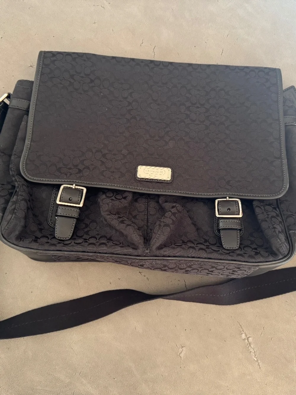 Vintage woman coach messenger bag